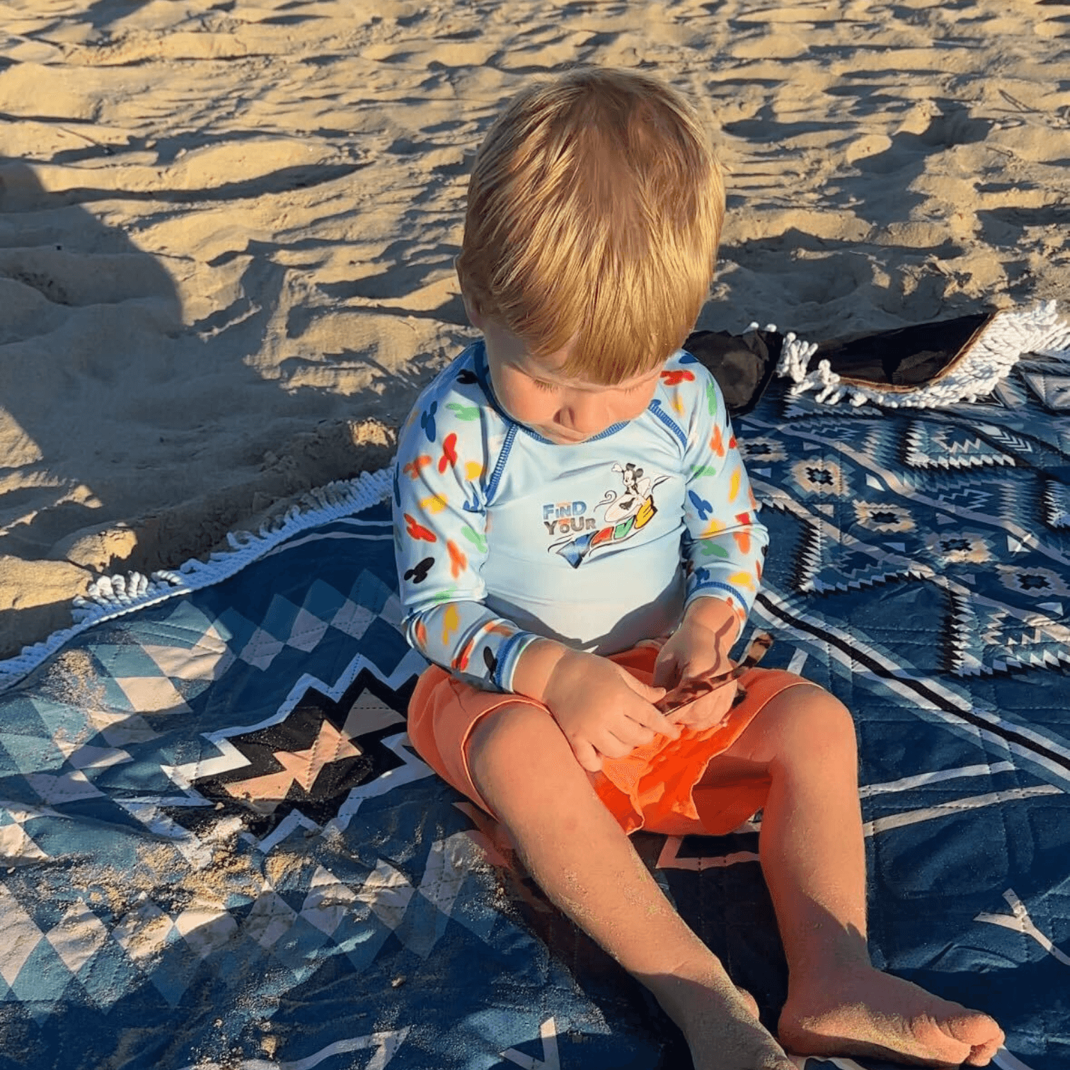 Hendrix - Everything Mat